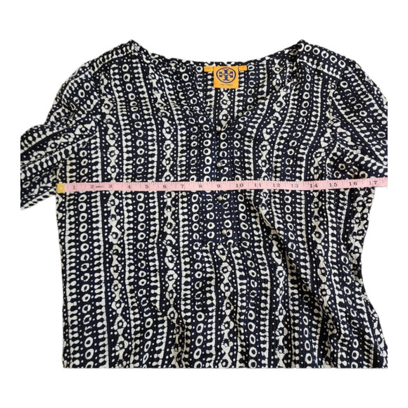 Tory Burch long sleeve navy and white button up patterned blouse silk size 2 - Picture 9 of 9